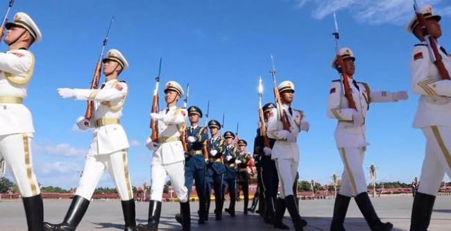 解放军仪仗队是怎么训练的 魔鬼训练炼就国际名场面