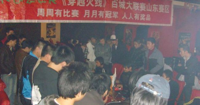 从2008穿越到2025，游戏圈又一次被CF校长“点燃”了 怀旧模式引发全民热潮