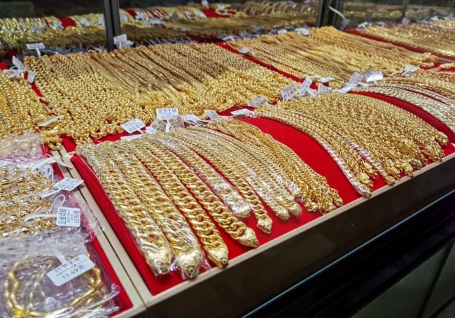 金價(jià)大跳水 黃金市場(chǎng)熱度攀升