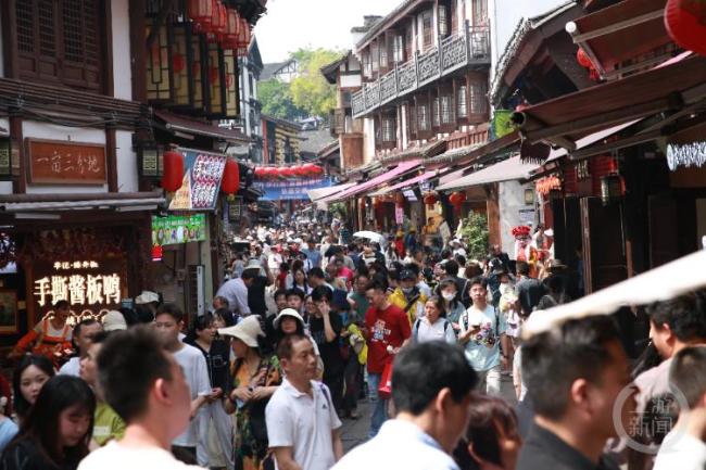 來(lái)重慶磁器口古鎮(zhèn)感受巴渝文化 沉浸式體驗(yàn)古鎮(zhèn)魅力