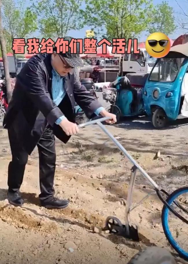 莫言回山東老家趕大集 感受社會進步與發(fā)展