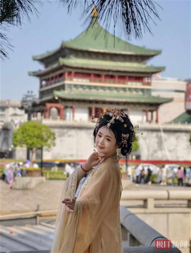 西安再現(xiàn)三步一公主五步一貴妃 漢服熱席卷古城