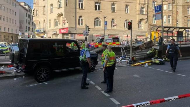 德國斯圖加特發(fā)生車輛沖撞人群事件 至少三人受傷