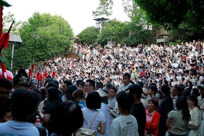 五一假期余額還剩兩天 多地景區(qū)限流售罄