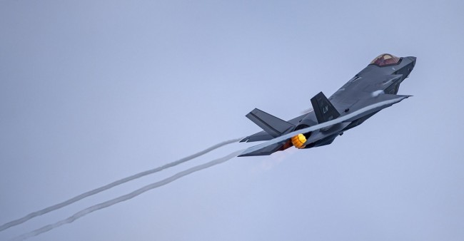 美国六代机B计划是美版“枭龙”吗 F-35改型能行吗？