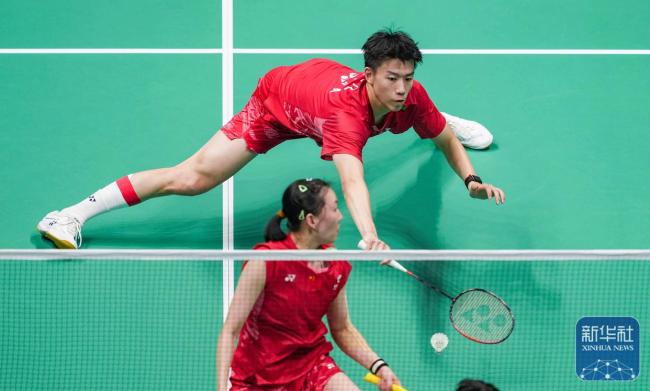 寧波運(yùn)動員王昶隨隊捧回蘇迪曼杯 中國隊三戰(zhàn)全勝晉級八強(qiáng)