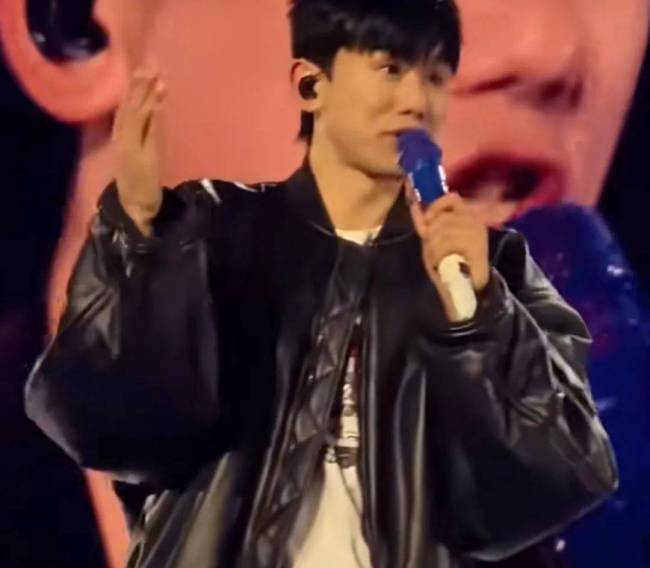 王楚然去了張杰演唱會(huì) 明星觀眾成焦點(diǎn)