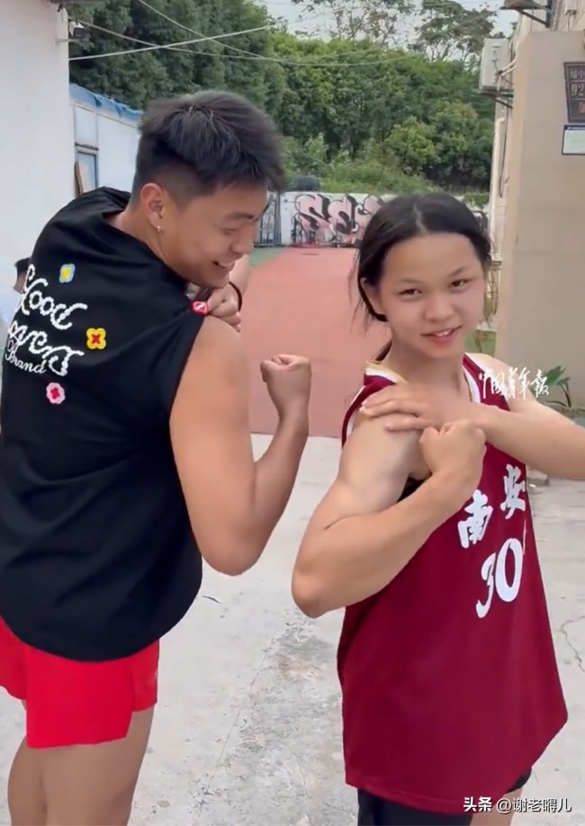 被高中女生的肌肉線條驚到了,,專攻鉛球