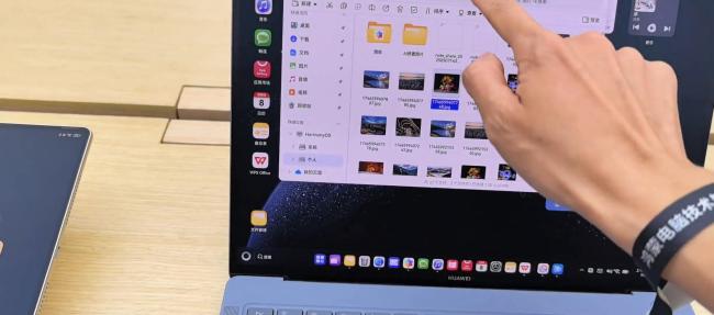 鴻蒙電腦真機上手體驗 流暢操作引人注目