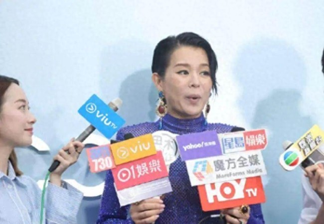 胡杏兒回應(yīng)老公夜店摟抱美女風(fēng)波 純屬誤會