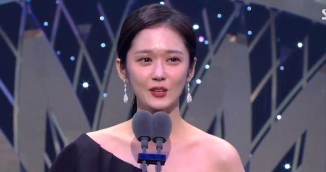 “明朗少女”張娜拉的魔幻從藝路：咎由自取還是另有內(nèi)情,？