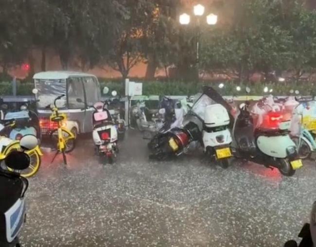 西安冰雹是人工增雨導(dǎo)致,？假的：專家辟謠解釋原因