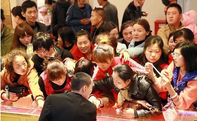 10年前“抄底”黃金的人如今賺了多少 多數(shù)早已離場