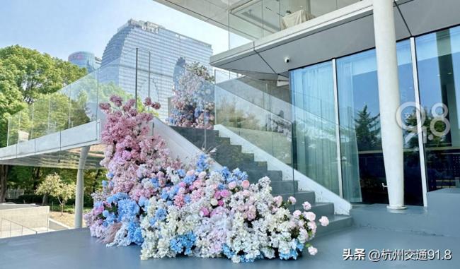 杭州一社區(qū)書記喊話新人 免費(fèi)場地等你來！