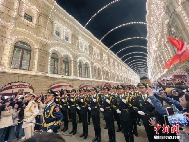 胜利日红场阅兵 普京讲话有何不同 今年看点多多