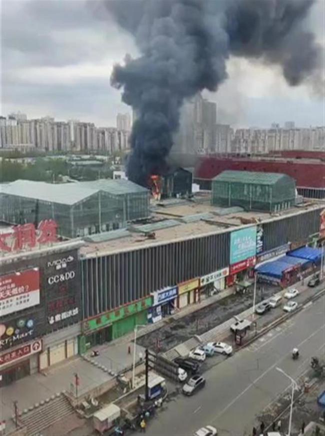 吉林市一商場(chǎng)突發(fā)火災(zāi)