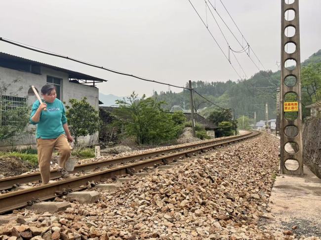 湘西一村莊累發(fā)17起軌道事故 安全隱患亟待解決