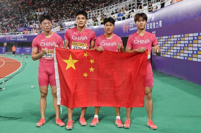中國(guó)隊(duì)小組第一 成功入圍東京世錦賽！主場(chǎng)觀眾助威助力佳績(jī)