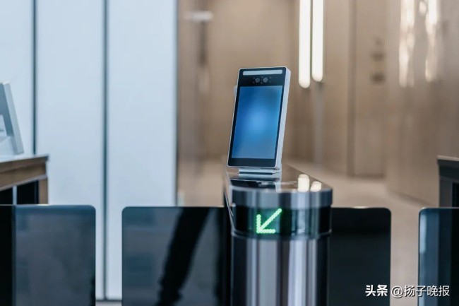 眼球缺失盲人辦卡被要求睜眼刷臉 特殊群體驗(yàn)證難題待解