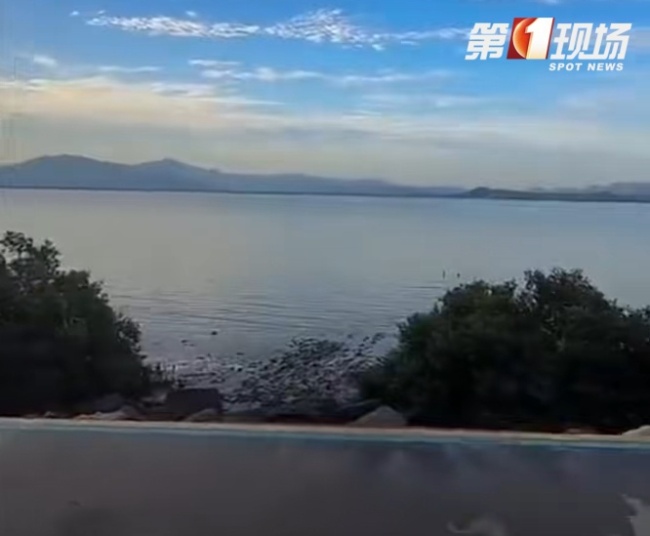 深圳男子晨跑途中救人 勇闖淤泥海