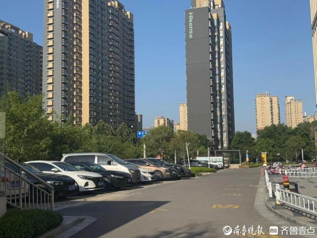 濟(jì)南強(qiáng)迫“包夜”的停車場(chǎng) 超時(shí)一分鐘按整夜收費(fèi)