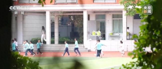 男子9次將幼子遺棄地鐵站等地獲刑