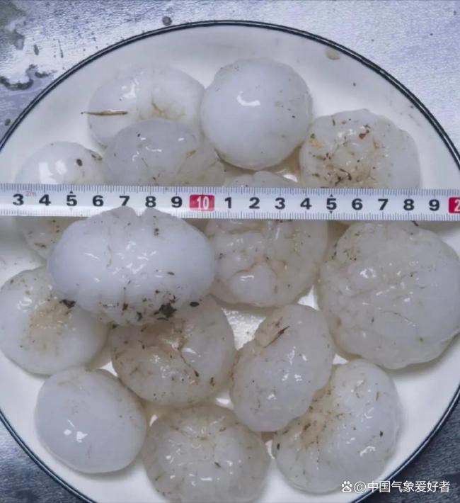 大暴雨冰雹来了：新冷涡将激发北方狂风雨雪，40度以上高温和桑拿天酝酿