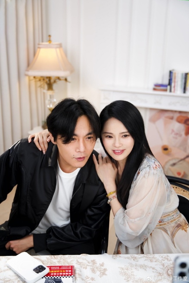 伊能靜為秦昊慶生否認婚變 甜蜜恩愛破謠言