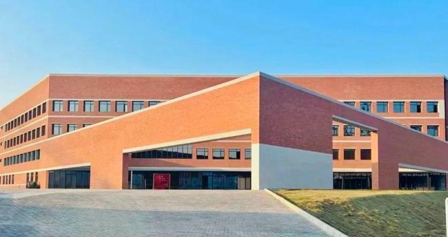 刘强东给母校捐赠教学楼投用 京东群学楼启用