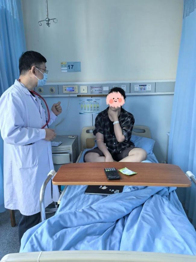 嘗一口路邊花21歲女孩被緊急搶救 誤食斷腸草險喪命