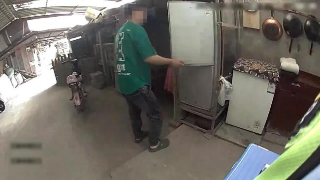 交警跨城送斷耳幫助傷者順利手術(shù),，耳朵保住了