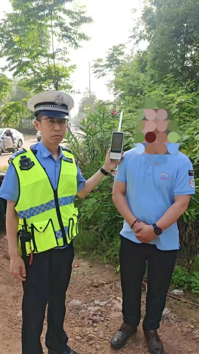 武漢交警查處多人清晨酒駕：小心酒精殘存,！