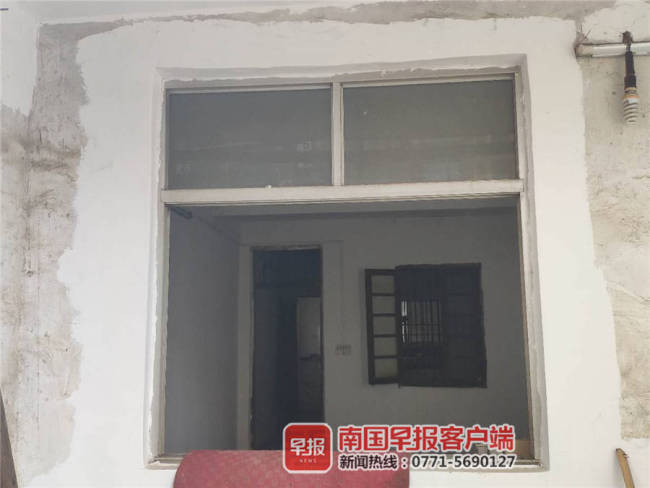 南寧一小區(qū)暴雨過(guò)后墻體開(kāi)裂 責(zé)任歸屬待調(diào)查