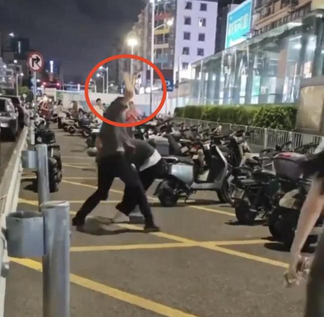 深圳一摩的司機疑因被拒乘毆打女子 拒絕乘車遭暴力對待