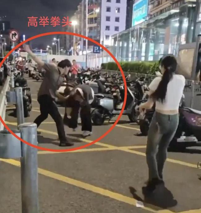 深圳一摩的司機疑因被拒乘毆打女子