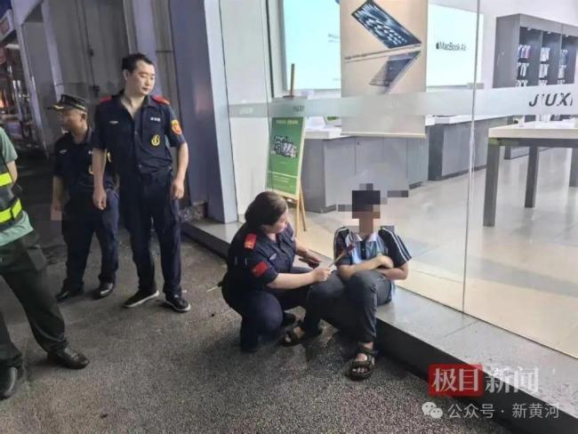 男孩离家出走后外卖员父亲车祸去世