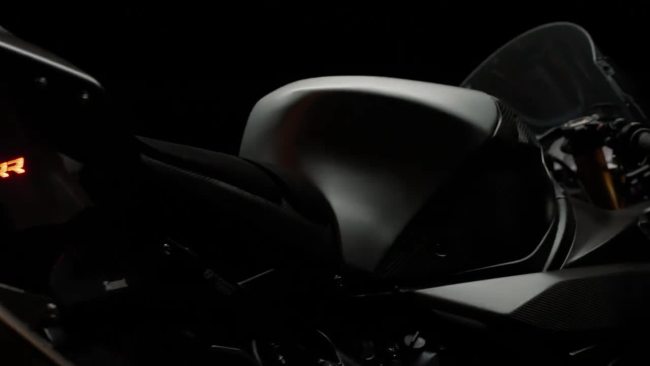 寶馬展示Concept RR概念摩托車 極致性能與創(chuàng)新設(shè)計