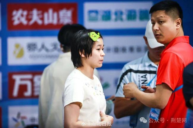 全紅嬋張家齊昌雅妮為隊友加油 賽場內(nèi)外溫情互動
