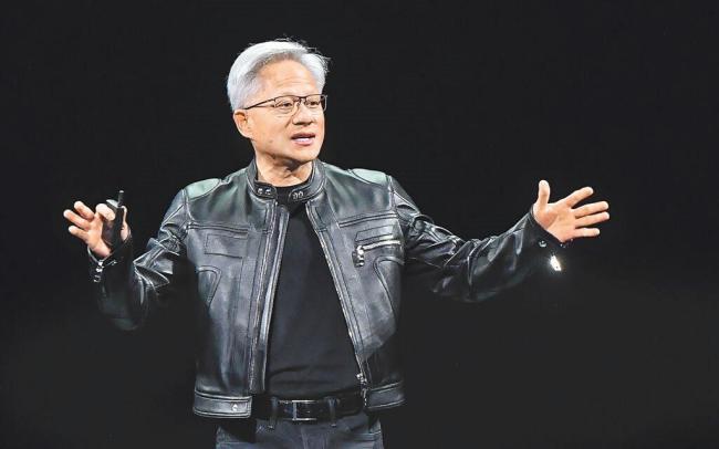 黃仁勛稱(chēng)臺(tái)灣應(yīng)投資核能，藍(lán)營(yíng)民代：無(wú)疑是給賴(lài)清德當(dāng)局當(dāng)頭棒喝