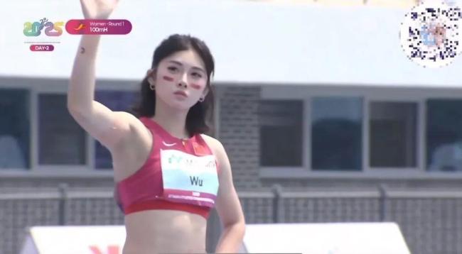 吴艳妮获亚锦赛季军 妈妈：希望她恢复最佳状态 带伤参赛展现坚韧
