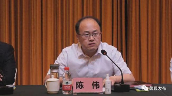 招牌改色風(fēng)波后 三河新任書記到位