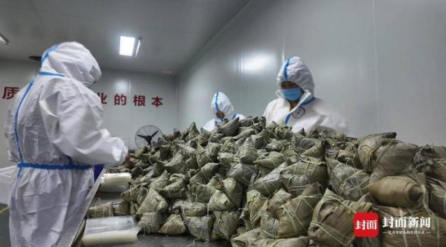 包粽子日賺500元 傳統(tǒng)手藝撬動(dòng)就業(yè)新機(jī)遇