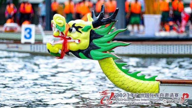 廣東賽龍舟已經(jīng)傳到高中生這輩了
