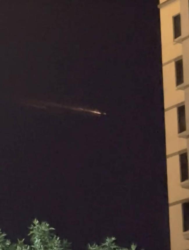 科普博主談安徽山東等地疑現(xiàn)火流星 實(shí)為衛(wèi)星殘骸再入大氣層