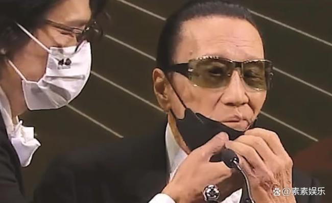 88歲謝賢現(xiàn)身公園游玩 風(fēng)采依舊