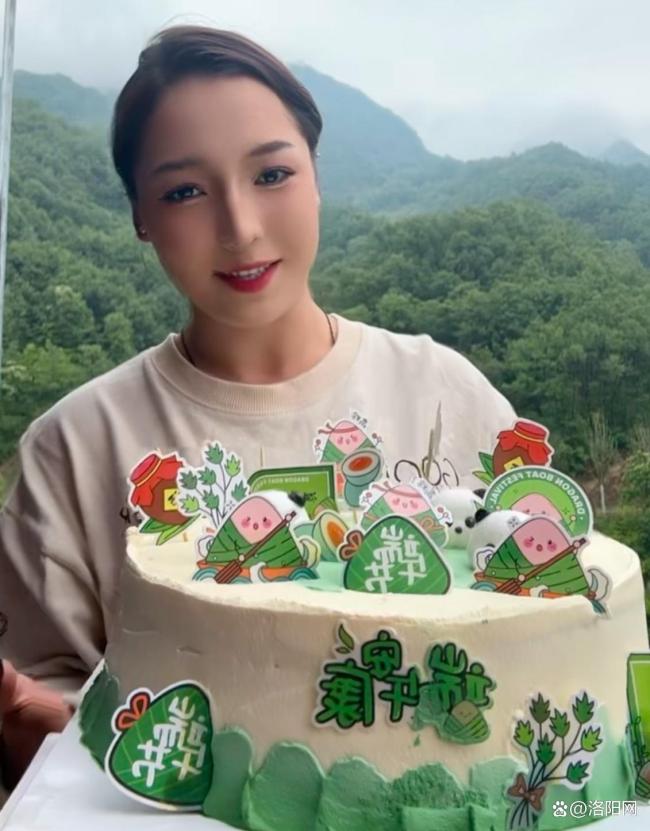大熊貓邁邁8歲生日會落幕 粽情慶祝別開生面