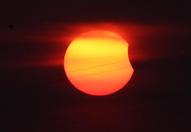 紅色精靈閃電與普通閃電有何不同