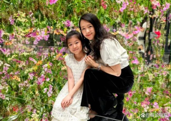 章子怡曬女兒兒子 母愛滿滿共度時(shí)光