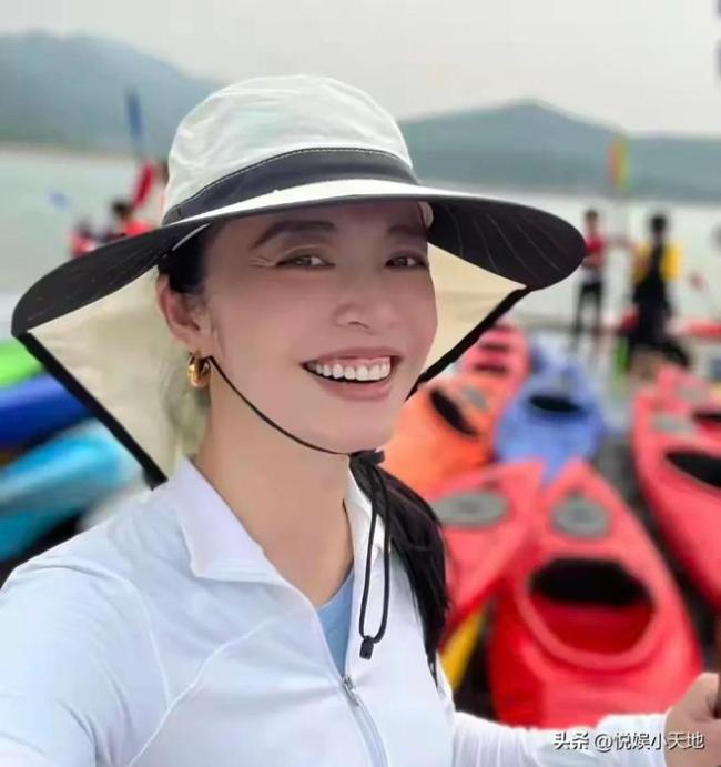 姚晨幽默回应被质疑穷养儿子 儿子高瘦正常