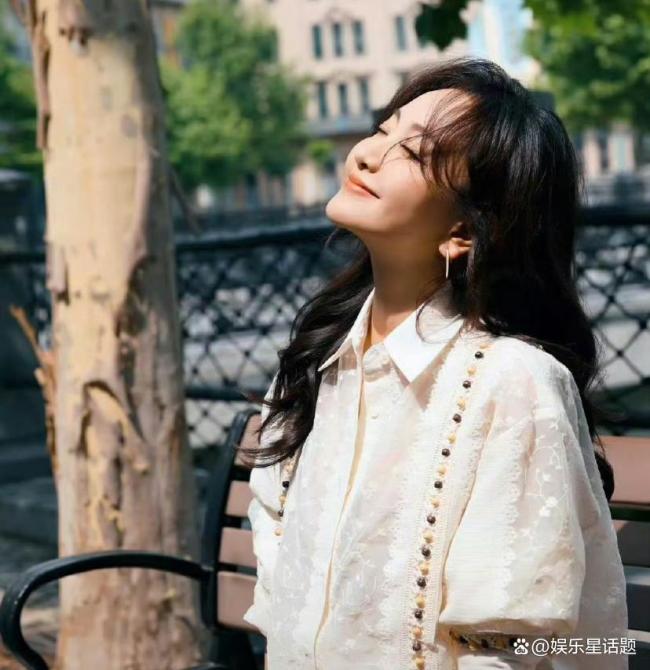 朱一龙为杨蓉庆生 十一年友情见证